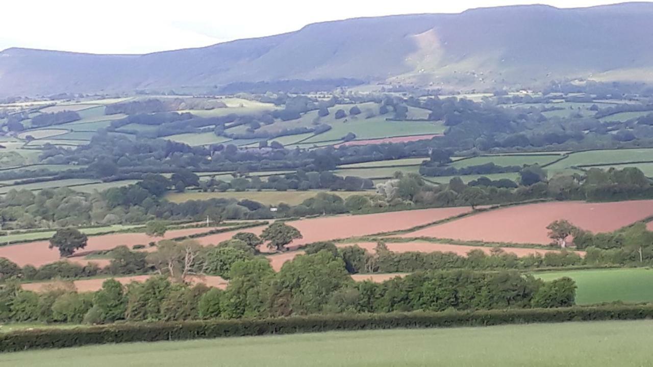 The Draen Bed And Breakfast Brecon Exterior foto